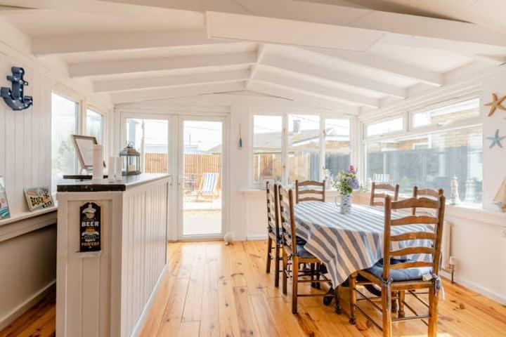 Dog Friendly Cottage 2 Mins To Beach With Hot Tub And Zappi Ev Lessingham Exteriör bild